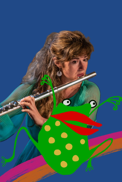 Man sieht eine Flötistin mit ihrem Instrument - davor ein gezeichneter grüner Frosch mit einem grossen roten Mund