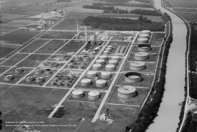 raffinerie de Collombey-Muraz en 1966, par le photographe Werner Friedli, numérisée par l'ETH (licence Creative Commons, BY-SA)