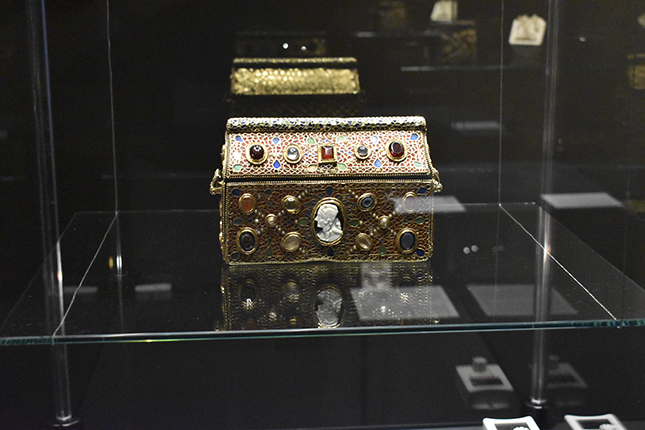 Musées cantonaux, Sion; L Morel