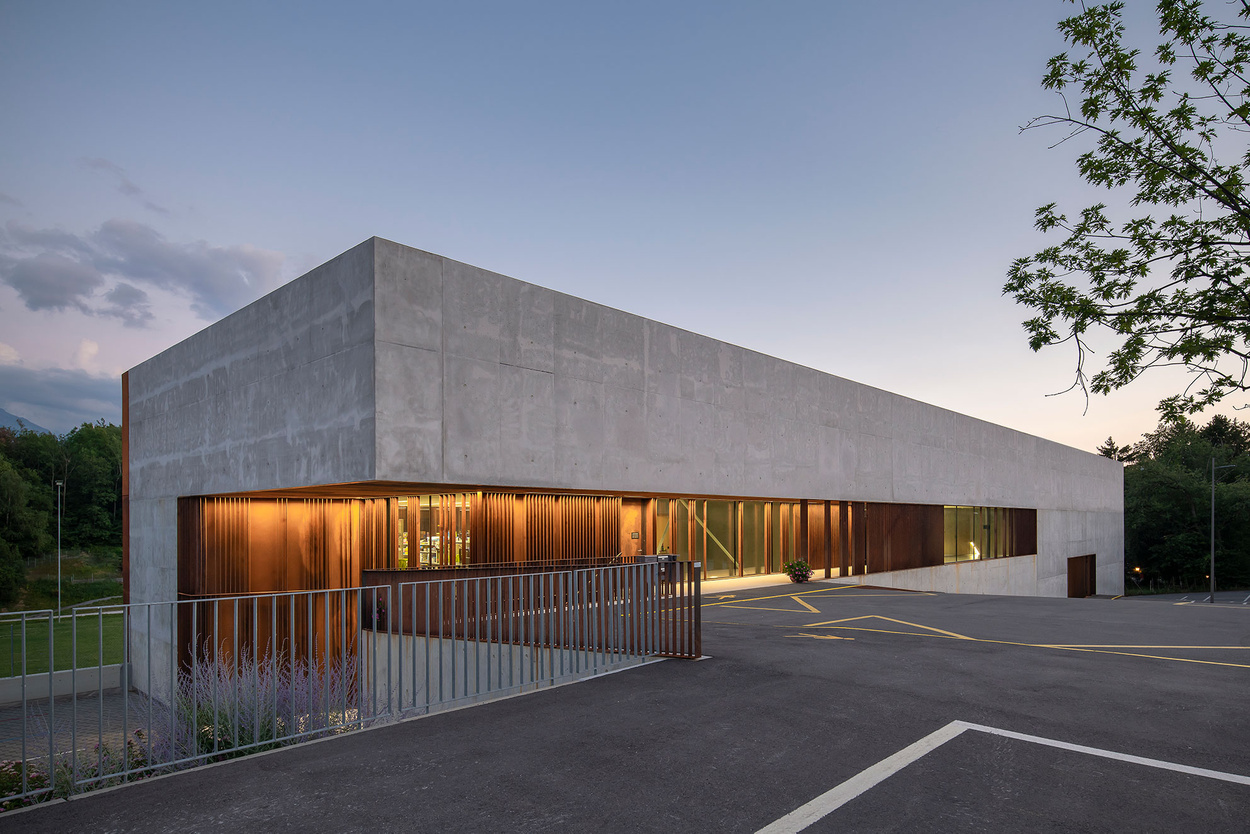 Adrien Barakat / DMK Architecture Photography